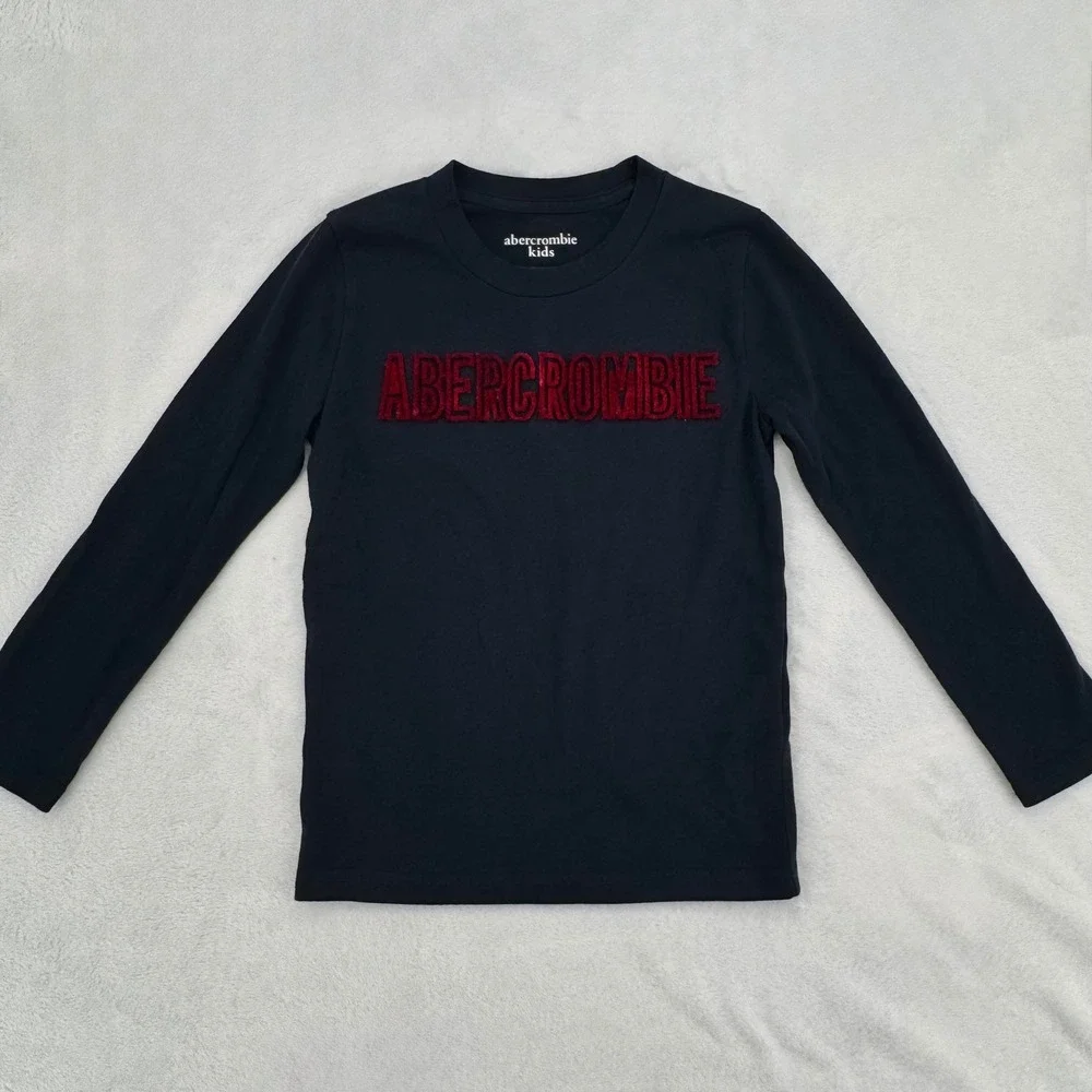 Abercrombie Kids Boys Navy Blue Long Sleeve Graphic Tee Chenille Logo Size 5/6